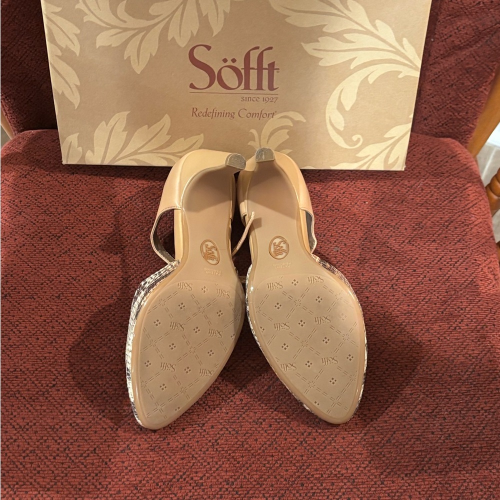 Size 8.5Söfft brand d'Orsay style pumps with a snakeskin print and a tan leather - Picture 5 of 5
